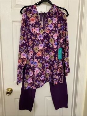 The Pioneer Woman Purple Floral Hooded Tunic with Purple Joggers set